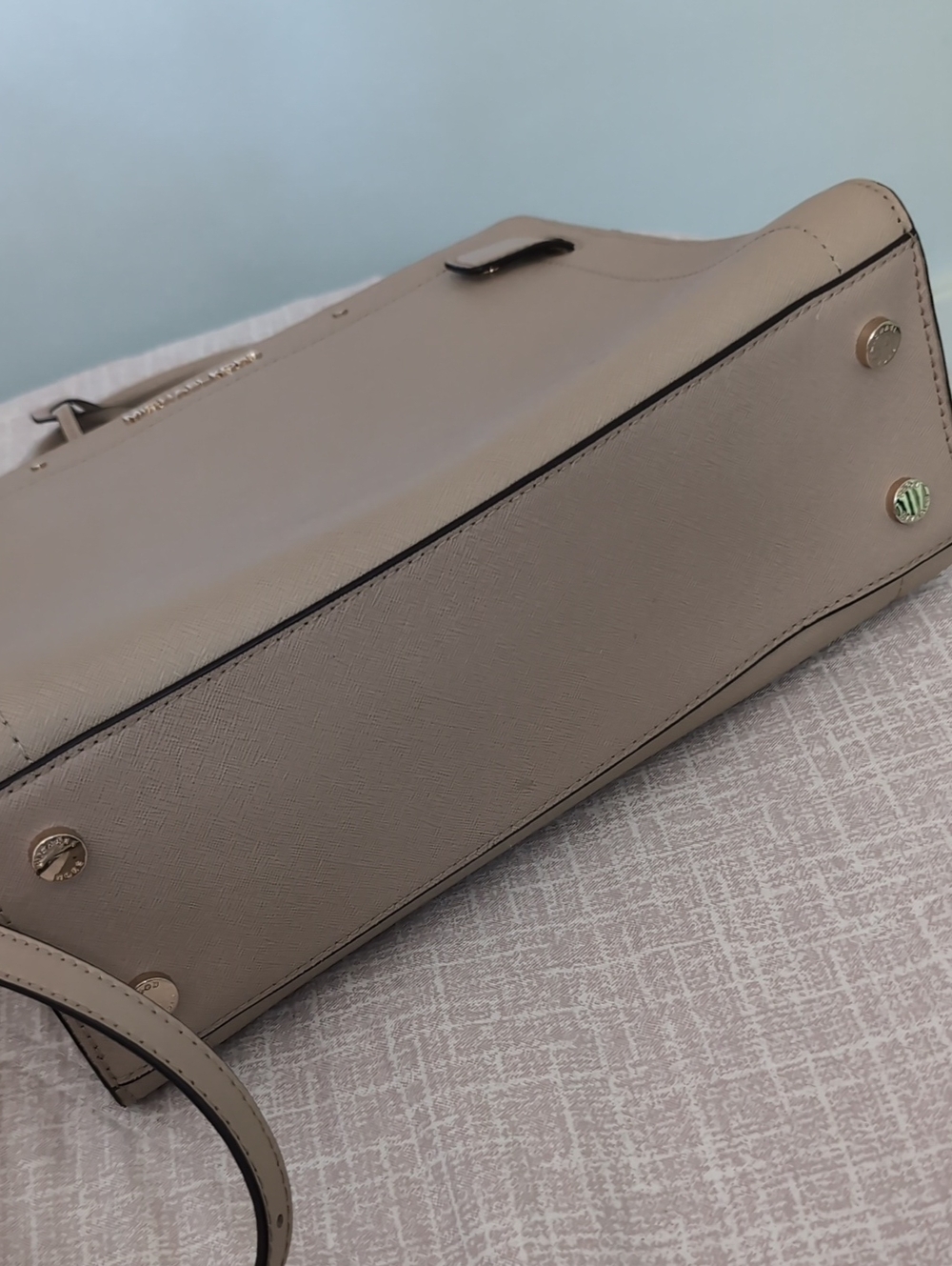 Michael Kors Handbag - Picture 4 of 6